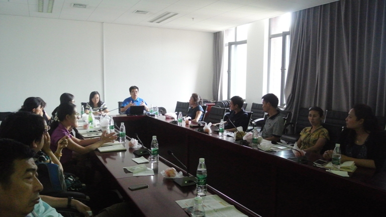 太阳成集团tyc234cc院举行英语双学位双专业和大学英语教学教务联系会议2